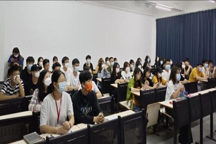 f816a10f46804d4c05b8bbb5810c28b