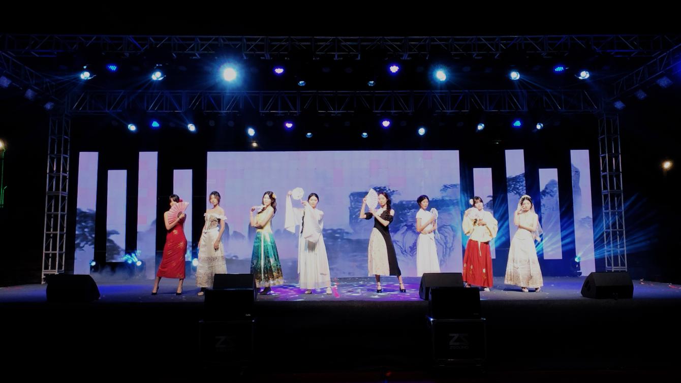 C:/Users/36222/Desktop/走秀111111.jpg走秀111111 C:/Users/36222/Desktop/走秀111111.jpg走秀111111