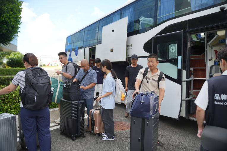 接站大巴 接站大巴