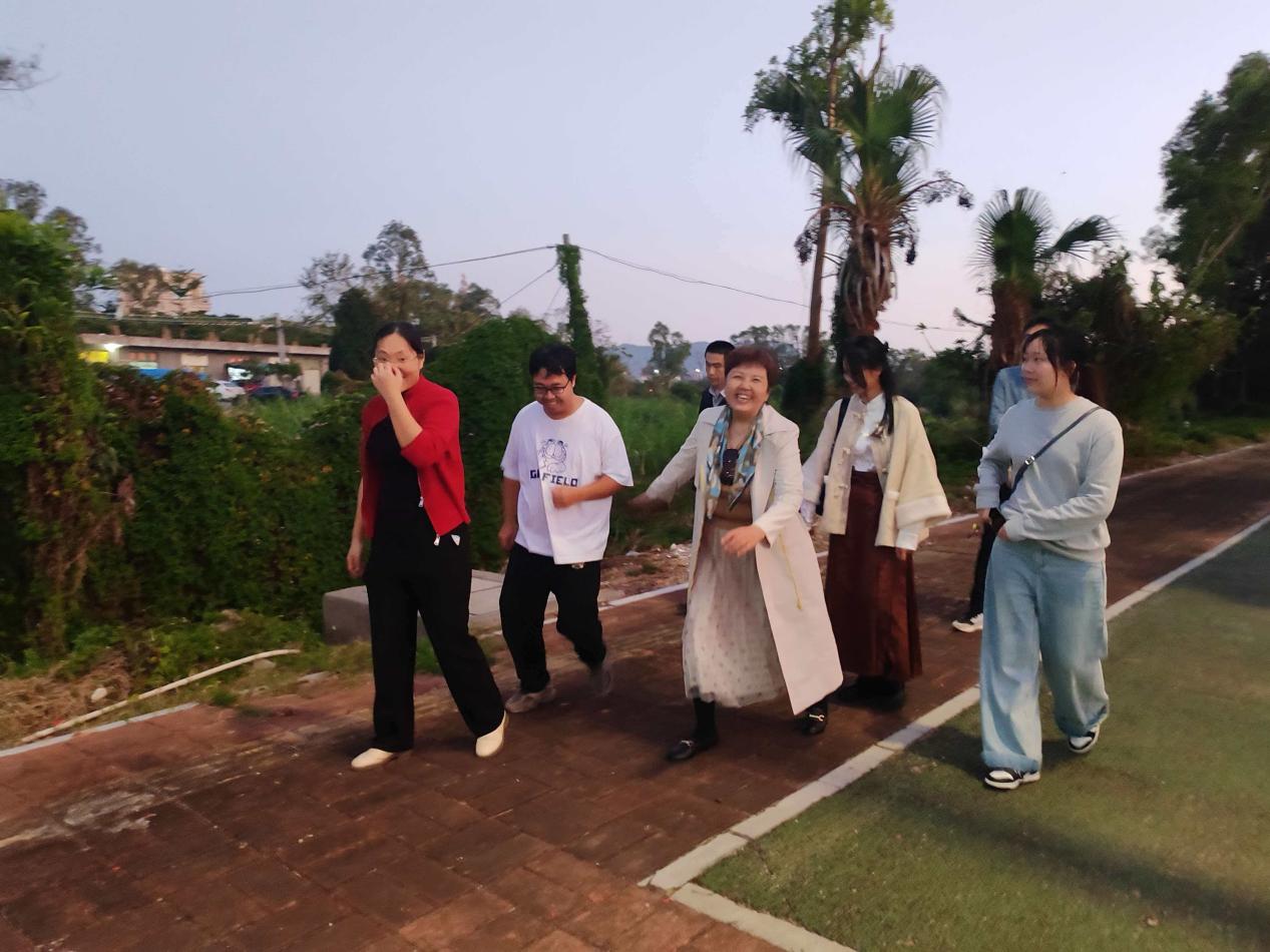 4d8dce8a3271671a20fde6e13de1deec