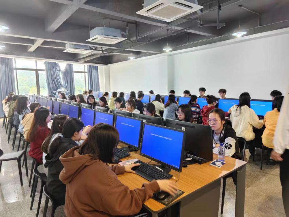 76d4666e267ab28ea0e9e8dcad82272