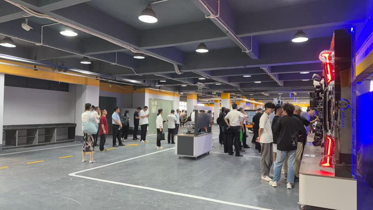 8b0e7e324a576cda783851e11fcf1c0d 8b0e7e324a576cda783851e11fcf1c0d