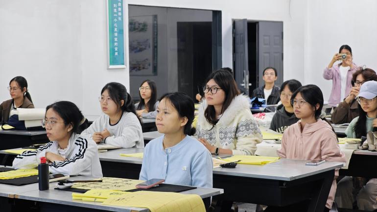 C:/Users/28441/Desktop/书协会议/书协会议/1000026074.jpg1000026074