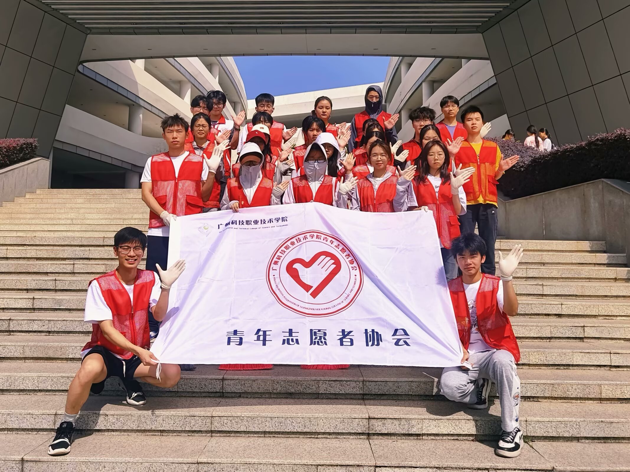 b75684a0ecd937cafce30e0d337d10d.jpg