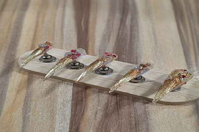 图片包含 小, 桌子, 木AI 生成的内容可能不正确。 图片包含 小, 桌子, 木AI 生成的内容可能不正确。