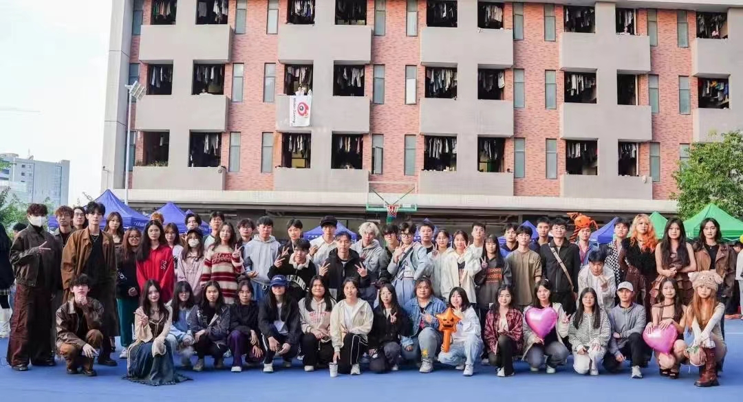 06acbd451f05a55d19313dcc5950552