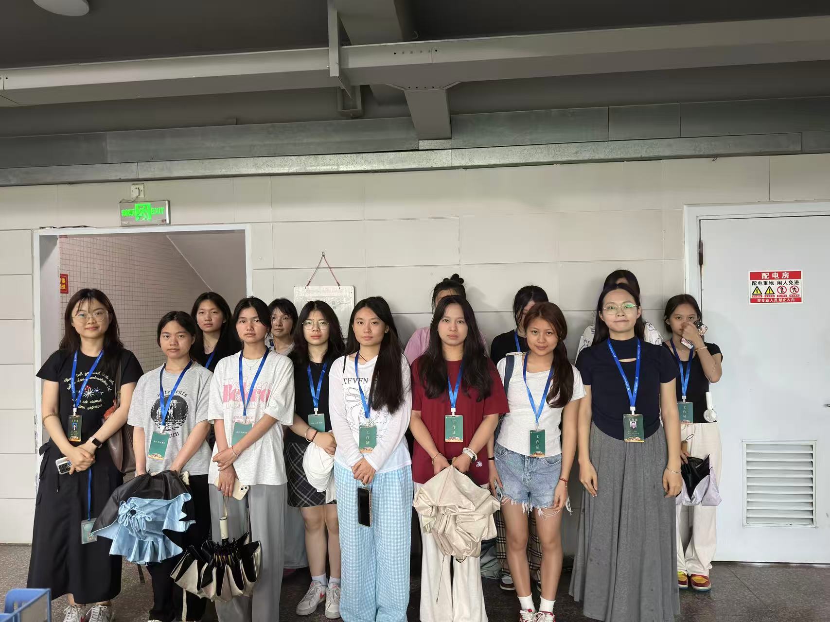 经济与管理学院1.jpg