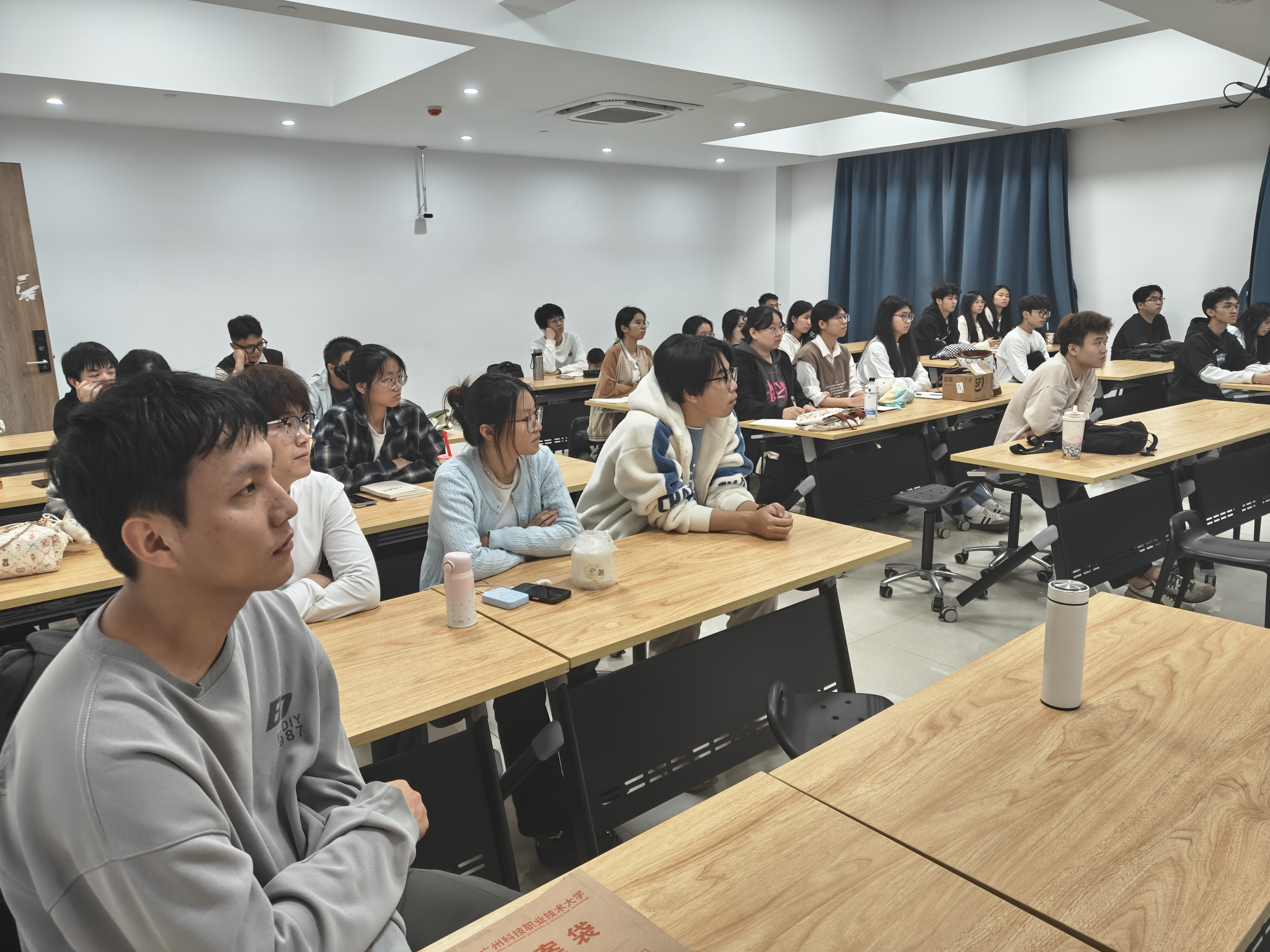 微信图片_2025-12-07_211251_035.jpg 微信图片_2025-12-07_211251_035.jpg