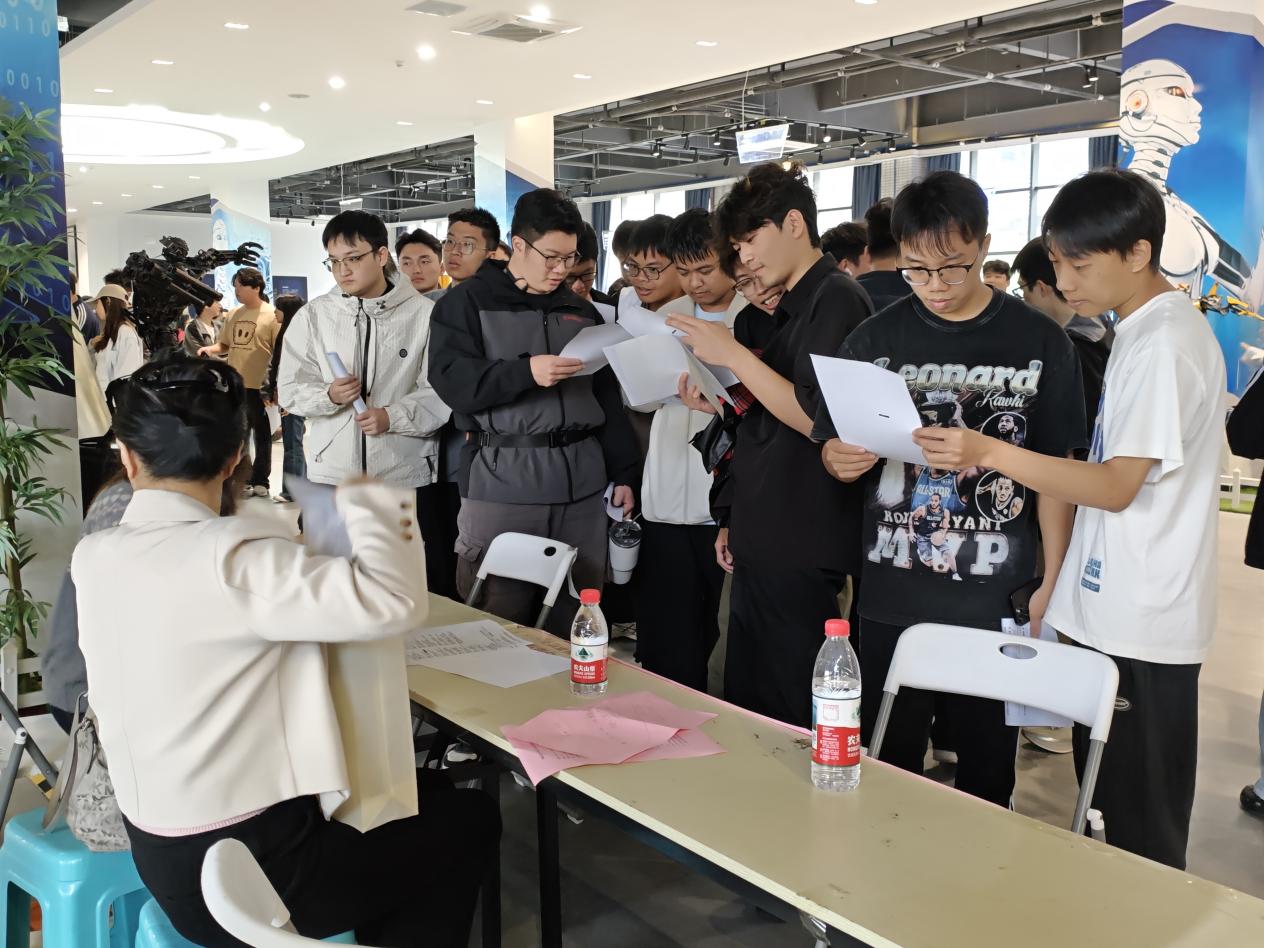 79056b7e2739188e538c5c1b16342411