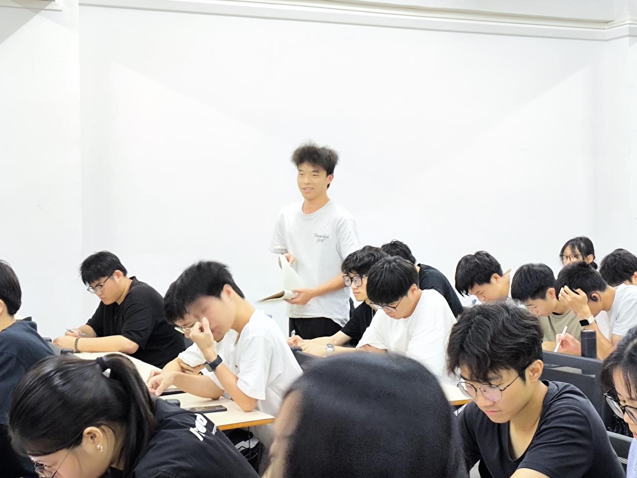 H:/25党课理论学习班/理论学习班照片/第五讲/IMG_20250427_213013.jpgIMG_20250427_213013 H:/25党课理论学习班/理论学习班照片/第五讲/IMG_20250427_213013.jpgIMG_20250427_213013