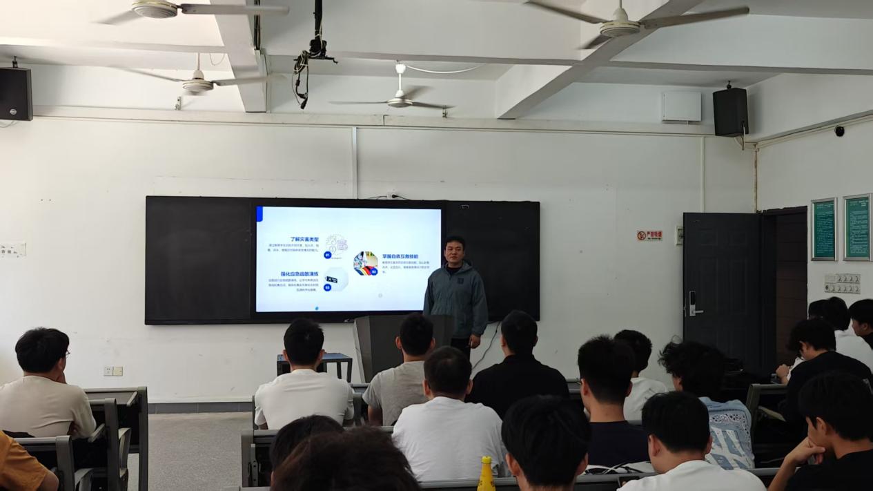 张忠团学 张忠团学